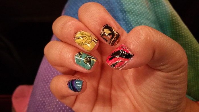 Hydrographic transfer of nail polish